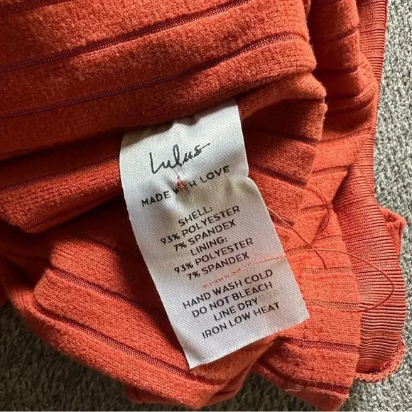 Lulu’s Got The Groove Ribbed Halter Mini Dress Small NWT - Picture 4 of 7